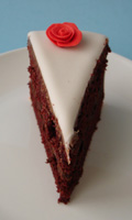 Un gâteau rouge